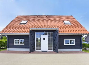 Detached group home close to the beach - 2