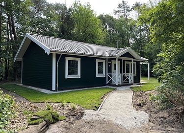 Chalet with large garden and private hot tub - 2