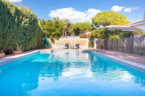 Large holiday home with private pool and garden - 3