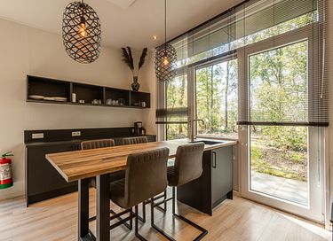 Wellness-Hütte mit Sauna und Whirlpool im Wald - 11