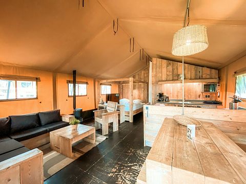 Safari tent in beautiful surroundings - 5