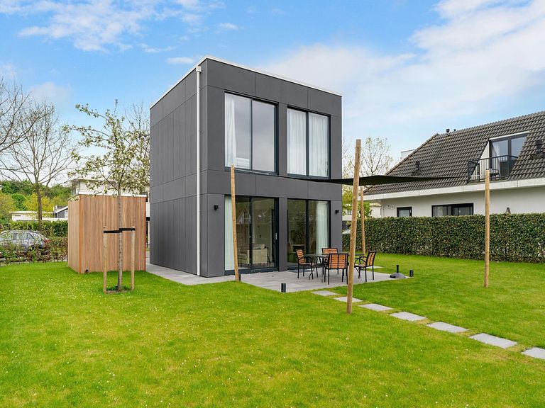 Villa cubique moderne (4p) au bord de l'eau - 1