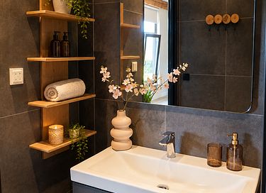 Enjoying peace and quiet & private wellness together - 24
