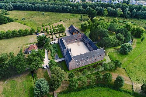 B&B in beautiful Limburg castle - 3