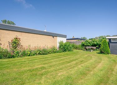 Moderne bungalow met omheinde tuin - 15
