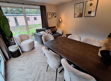 Komfortable Lodge mit Whirlpool in der Natur - 4
