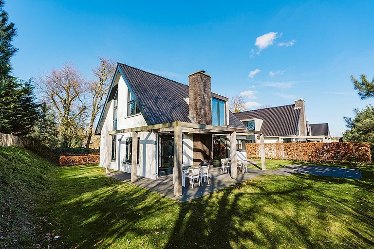 Luxury villa for 8 pers. near the beach & sea - 1