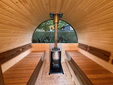 Villa en pleine forêt avec sauna et aire de jeux extérieure - 2