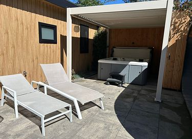 Luxe wellneslodge met jacuzzi en sauna - 9