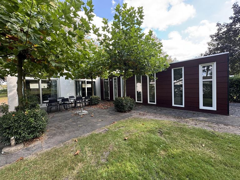 Ruime bungalow voor 8 personen in Limburg - 1