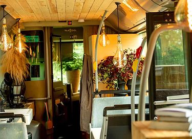 Hébergement spécial dans un bus avec jacuzzi - 3