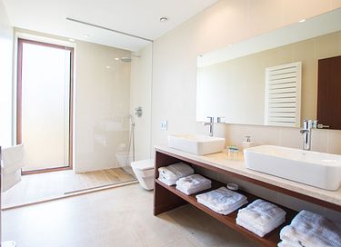 Modern en groot vakantiehuis met zwembad  - 34