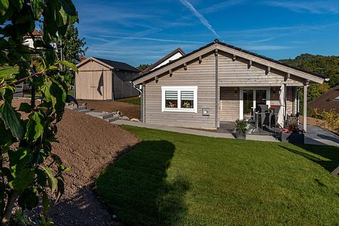 Vrijstaand chalet met mooi uitzicht - 4