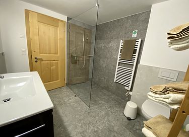 Geräumige Wohnung in denkmalgeschütztem Gebäude - 22