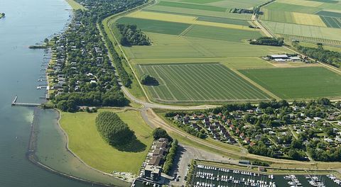Bungalow by a beautiful lake in Zeeland (6p) - 2