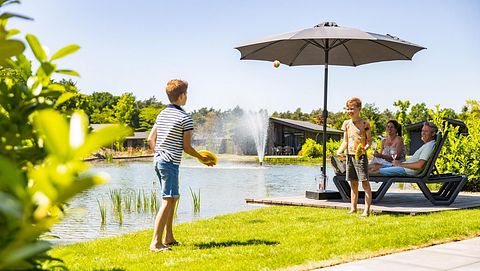 Logement de vacances au bord de l'eau dans un parc de vacances - 2