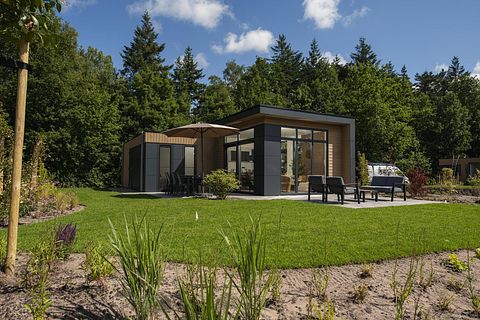 Chalet avec bain à remous dans un parc - 3