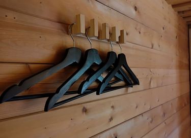 Maison dans la forêt en bois avec jardin spacieux - 19