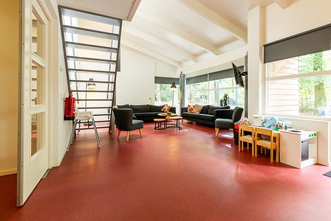 Spacious group accommodation with hot tub - 3