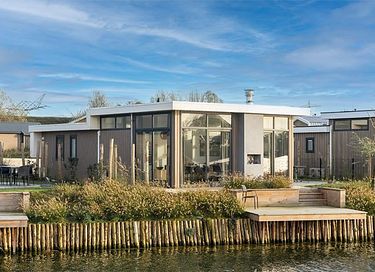 Luxuriöses Ferienhaus am Wasser