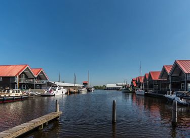 Uniek overnachten aan het water in Friesland - 17