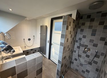 Spacious family home on the edge of the woods - 6