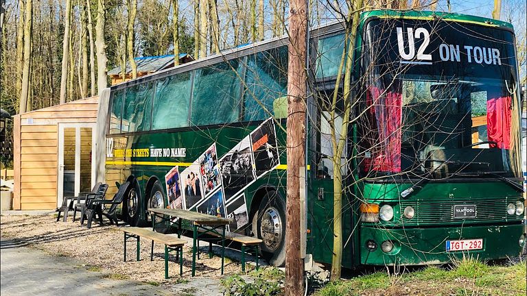 Overnacht in de oude U2 Tourbus - 1