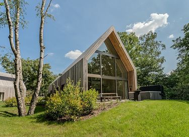 Nice holiday home (6p) with its own jacuzzi