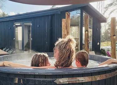 Luxuriöse Lodge mit Whirlpool und Waldblick - 3