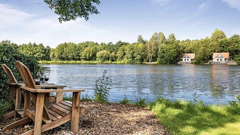 8-persoons vakantiewoning met vissteiger - 4