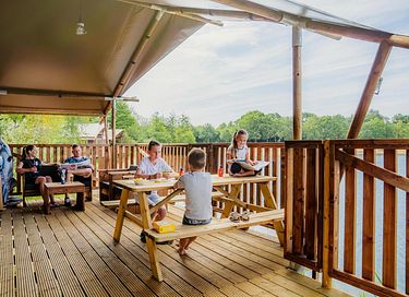 Tente glamping unique (8p) au bord d'un lac - 5
