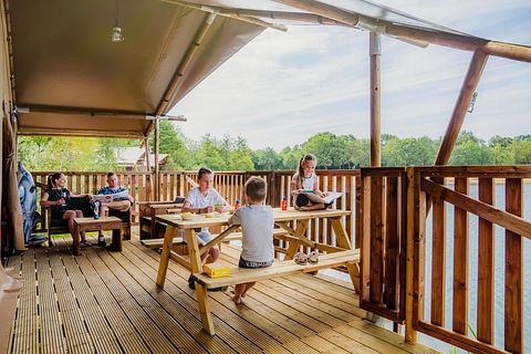 Tente glamping unique (8p) au bord d'un lac - 5