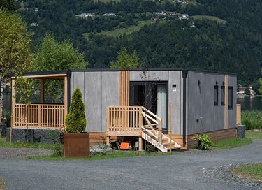 Moderne vakantiewoning met whirlpool