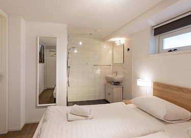 Dog-friendly family home near the sea - 13