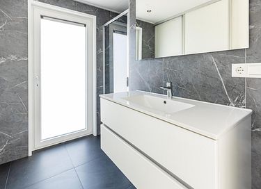 Logement de vacances au bord de l'eau dans un parc de vacances - 13