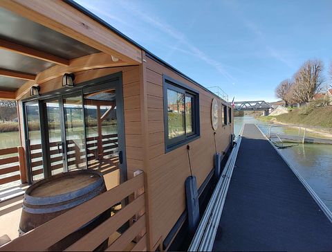 Woonboot met hottub in de Champagne streek - 4