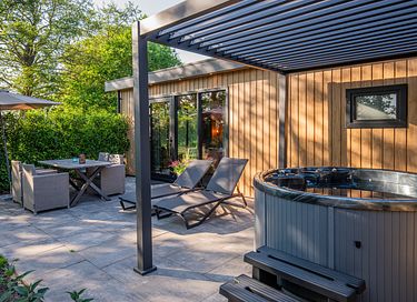 Pavillon indépendant pour 4 pers avec jacuzzi - 2