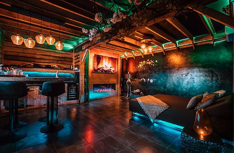 Luxury private wellness suite with pool - 4