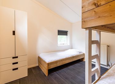 Spacious group accommodation with hot tub - 8