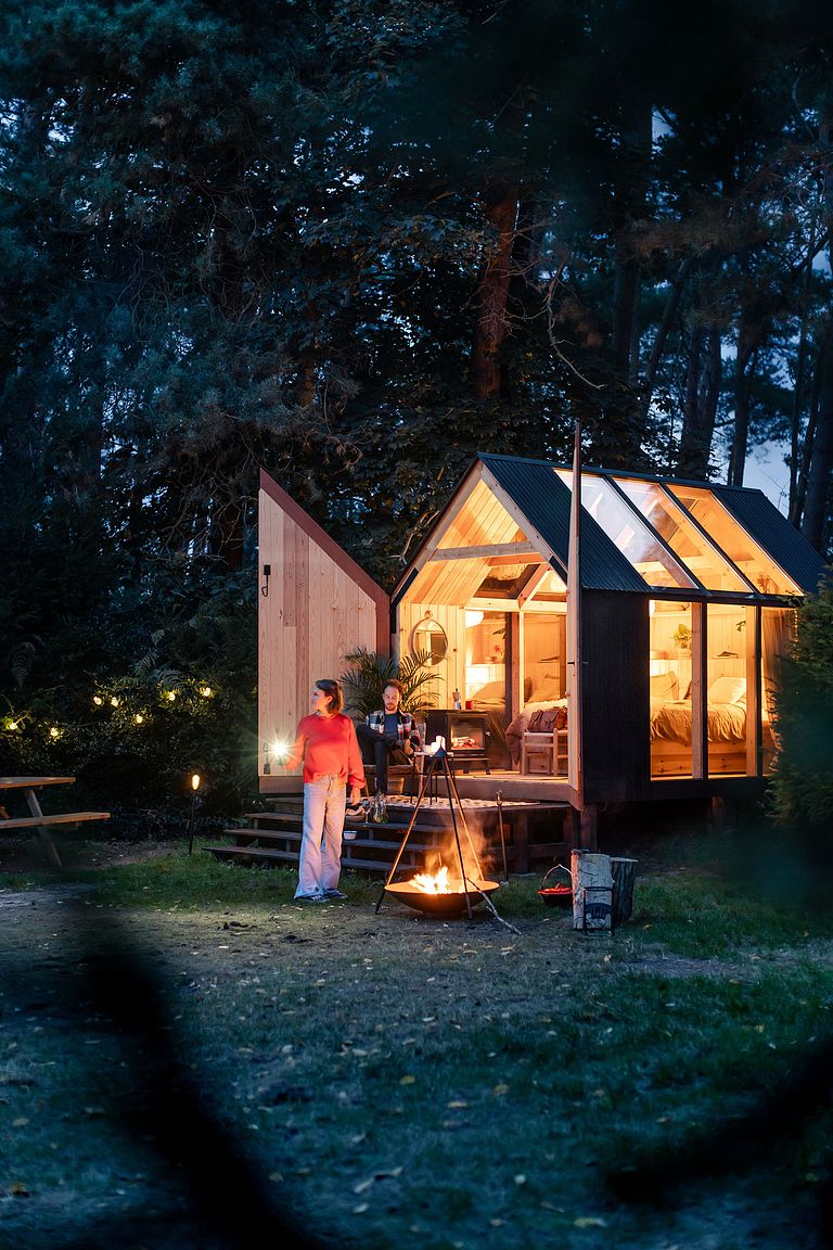 Glazen tiny house op historische locatie - 1