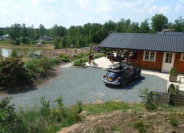 Chalet met uitzicht over een recreatiemeer - 11