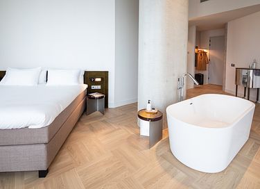 Luxury suite in Amsterdam right on the river - 4