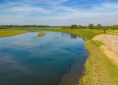 Vakantiewoning met tuin op waterrijk park - 22