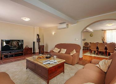 Large villa with private pool and spacious garden - 31