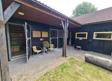 Slapen in een oude paardenstal incl. sauna - 1