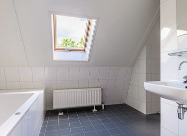 Detached holiday home with private wellness - 8