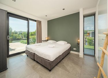 Villa moderne sur l'eau (8 personnes) avec climatisation - 10