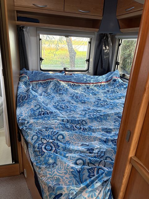 Roulotte vintage in riva all'acqua - 3