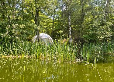 Kuppelzelt am Wasser mit eigenem Boot - 4