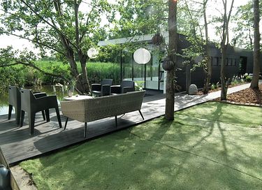 Belle péniche au design contemporain - 17
